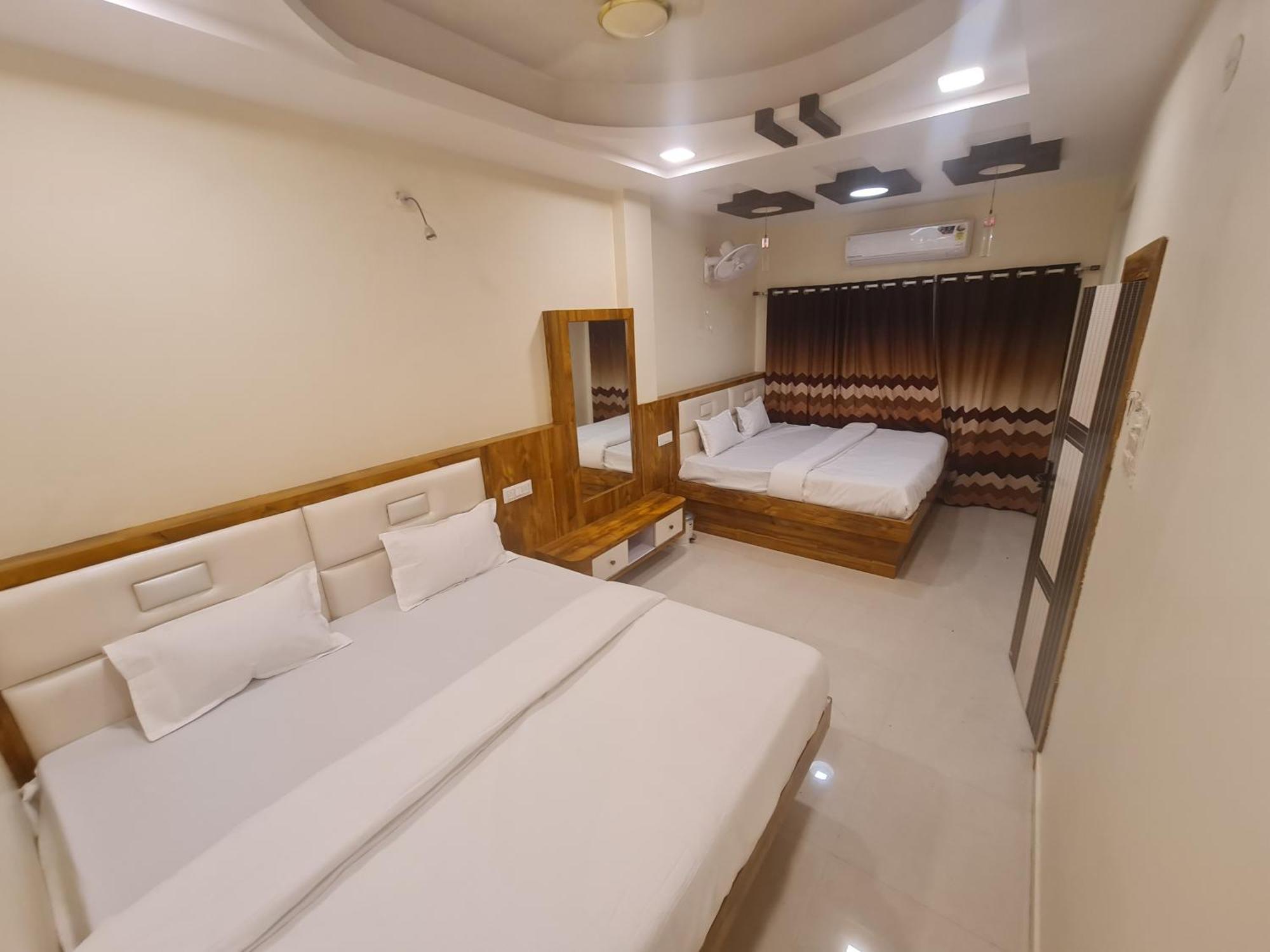 Hotel Empire Ujjain Exterior foto