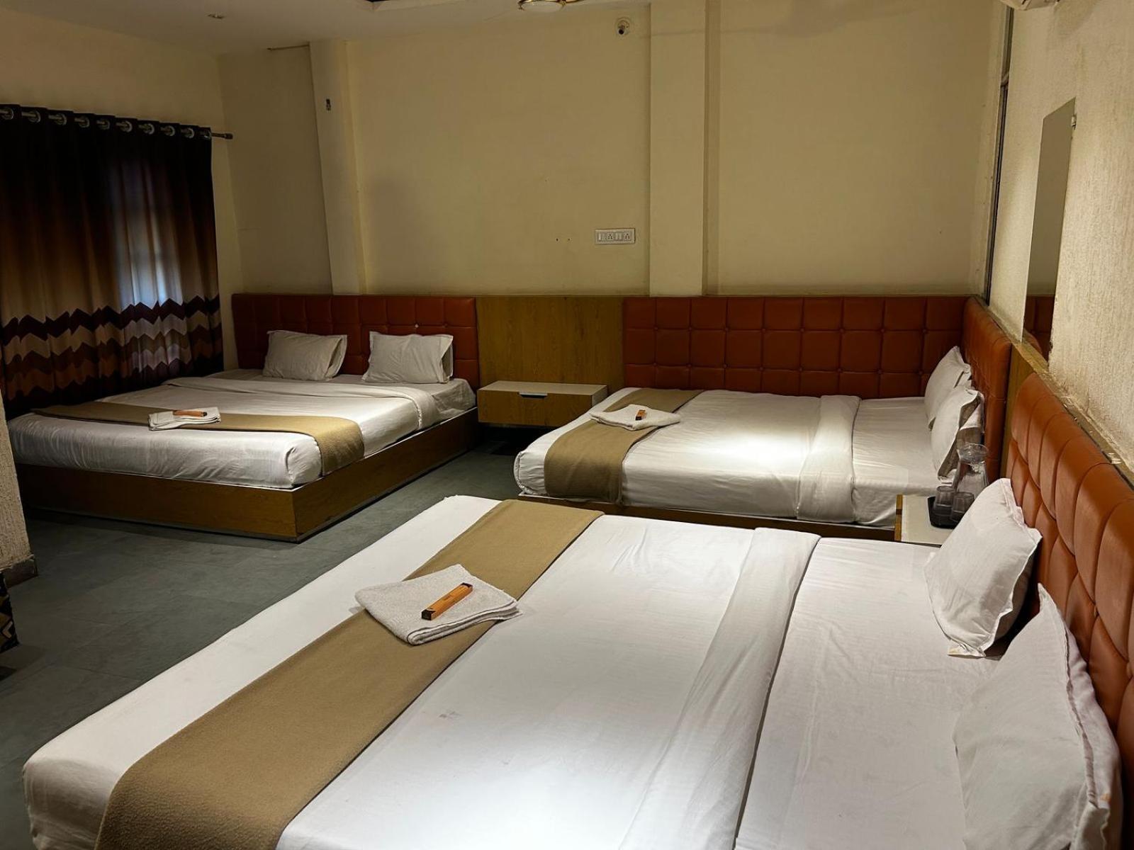 Hotel Empire Ujjain Exterior foto